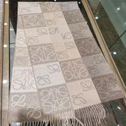 Inner Mongolia는 Roewe Loe Classic Tassel Old Pattern Checkerboard Jacquard Cashmere Wool Scarf Shawl의 올바른 버전을 배송했습니다.