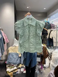 女性用ブラウス2023韓国シックな夏のシャツとデザインポロネックストライプゆるいプリーツのノースリーブシャツトップ女性服