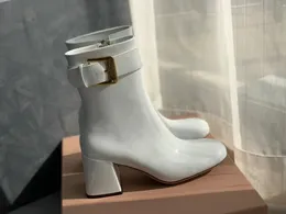 designerskie buty buty botki botki futrzane but but popularny poziomy klamra zapinana krótkie buty z wodoodpornym trendem eleganckie mody botki dla kobiet