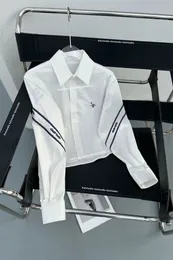 짧은 대학 스타일 셔츠 디자이너 셔츠 셔츠 셔츠 셔츠 편지 긴 슬리브 셔츠 여자 캐주얼 한 느슨한 피팅 셔츠 재킷