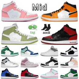 DHGATE New Designer Jumpman 1 Mid Mid Basketball Shoes 발렌타인 데이 2023 택시 자란 녹색 Pththon Mens 여성 운동화 다이아몬드 우주 잼 레이커 핫 1S 야외 트레이너