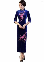 Etniska kläder Shanghai Story Chinese Style Dress Velvet Long Qipao Traditionell 3/4 ärm Cheongsam Autumn Embroider