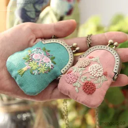 Kinesiska stilprodukter DIY Flower Mini Embrodery Bag Flower Printed Brodery Halsband Keychain Cross Stitch Set Needwork Swing Art Craft Gift R230804