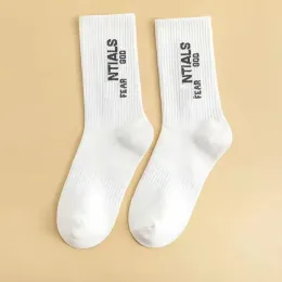 Mehrfarbige Modedesigner-Herrensocken Damen Herren Hochwertige Baumwolle Allgleiches klassisches Knöchelatmungsaktives Mischen Fußball-Basketballsocken AA