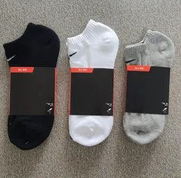 Fashion men socks Classic black white Grey Women Men top Quality Letter Breathable Cotton Sports Ankle sock Elastic Football Soccer Running Sock