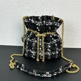 Designer Womens Bucket Bag Vase Bag Classic Woolen Hardware Metal Enamel Buckle Adjustable Shoulder Crossbody Bag Luxury Handbags Mini Shoulder Bags Sacoche 18cm