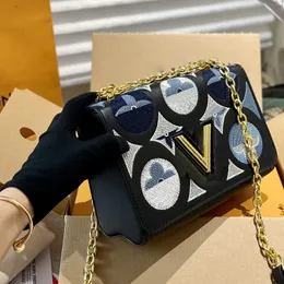 Borsa a tracolla del design di lusso popolare sacchetti di torsione in pelle Piccola borsa per design quadrati v Porta del portafoglio portachiavi