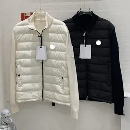 23SS 럭셔리 디자이너 남성 Down Parkas 여성 자수 배지 니트 패널 스탠드 위로 목포 재킷 겨울 재킷 커플 가벼운 따뜻한 겨울 코트 탑
