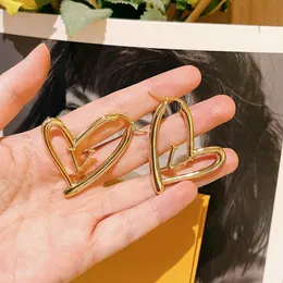 Designer earrings Luxury earrings letters solid color design jewelry Christmas gift jewelry temperament hundred fashion casual style earrings very nice