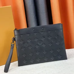 Borsa da uomo di design di alta qualità di grande capacità, quindi mano nella mano borsa in pelle stampata borsa porta carte multifunzione M81848