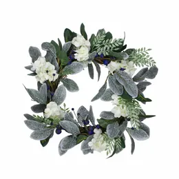 Geeiste Hortensien, Blaubeeren und Laub, künstlicher Weihnachtskranz – 66 cm, unbeleuchtet