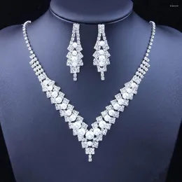 Halsband örhängen set rhinestone v form pärlor tofs koreansk stil kvinnor brud bröllop smycken dingle