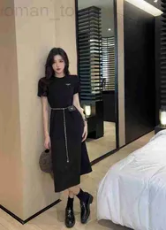 Basic & Casual Dresses Designer P Family 23 Chest Triangle Decoration Long T Dress Simple and Generous Design Chain Waistband 16U7