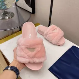 triangel designers sko lyxiga hus nallebjörn sandales berömd glid man rosa platt sandal fluffig toffel päls mode glider 5a toppkvalitet kvinnan tazz tozzlippare