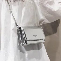 Kvällspåsar mbti fyrkantiga kvinnor axelväska mode silver bolso mujer kedja crossbody väska kvinnlig y2k daglig shopping säck en huvud 230804