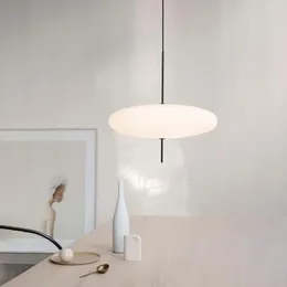 Lámparas colgantes Comedor Candelabro Moderno Minimalista LED Dormitorio Luz Estudio de lujo Hogar cálido Nórdico