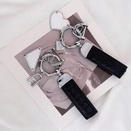 Designer keychain wallet triangular enamel portachiavi bag decorative black leather keyring popular silver plated heart fashion luxury key chain cute PJ056 C23