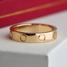 Tasarımcı Yüzük Band Ring Love Ring Kadın Moda Altın Erkekler Yüzükler Klasik Lüks Tasarımcı Çift Elmas Vidalı Paslanmaz Takı Kadınlar Elmas Titanyum Çelik L2