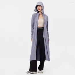 女性のトレンチコートOhsunny Long Windbreaker Women Sun Protection Clothing Upf 50 Anti-Ultraviolet Ice Silk Silk Stile Breateable Coat Jacket