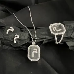 Conjuntos de joias de casamento na moda 14 designs carta de amor árabe colar inicial delicado brinco anel 3 peças empilháveis para mulheres de Dubai conjunto S414 230804