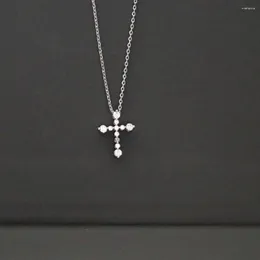 Collane con ciondolo Collana a forma di croce color argento piccola e carina semplice per donna Uomo Fascino per collare girocollo con catena a maglie in zircone alla moda