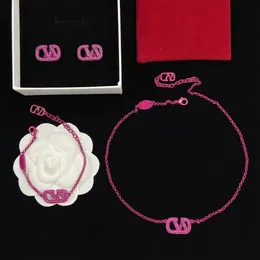 Luxuriöse Mode-Perlenkette + Ohrring + Armband, 3-teilig, Designer-Schmuck, Hochzeit, vergoldete Platin-Buchstaben-Anhänger für Frauen mit C-Buchstaben-Diamant-Anhänger-Box AAA6688