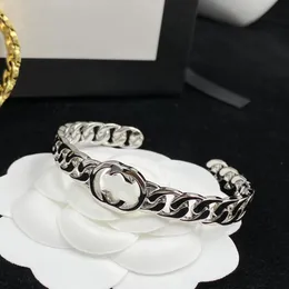 Gioielli oro gioielli aperti di braccialetto in acciaio in acciaio titanio gioielli con lettere designer di braccialetti per donne regali braccialetti festa