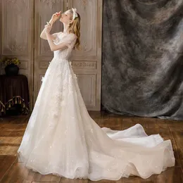 2023 Spitze Vintage glänzende Brautkleider, applizierte Spitze, Knopf, abgestufte Rüschen hinten, Brautkleider, Vestidos de Novia Robe de Mariage, Perlen-Blingbling, sexy Boho-Hochzeitskleid