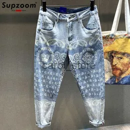 Mäns jeans supzoom 2022 ny ankomst het försäljning topp mode tryck ljus jeans män abstrakt mönster casual etniska motiv denim fyra säsonger j230806