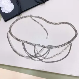 Berömd höstdesigner Smooth Pearl Zircon Midjekedja Silver Metal Buckle Thin Belt Women Dress Multilayer Chain Waistband 2023 Runway Jewelry