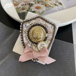 Pins Brooches Fashion Vintage Women Girl Brooch Pins Badge Series Big Metal Bow Pins Pearl 5 Tassel Broochs Handmade Accessories Wholesale HKD230807