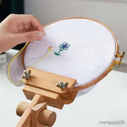 Kinesiska produkter Träbroderi 360 graders rotation Justerbar skrivbordsstativ Cross Stitch Rack -ramar Ringar Vuxna Modergåvor Sy R230807