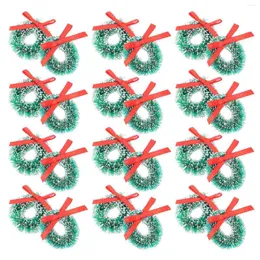 Decorative Flowers 24 Pcs Red Home Decor Christmas Wreath Mini Green Garland Hanging Decoration Decorate Ornament Party Sisal Silk