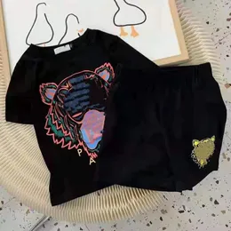 베이비 디자이너 세트 베이비 옷 아이 의류 여자 소년 T 셔츠 아이 세트 의류 짧은 소매 옷깃 클래식 격자 무늬 디자인 브랜드
