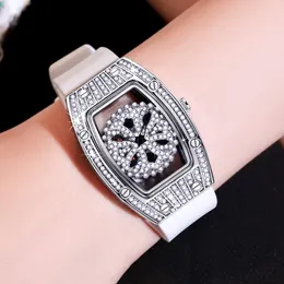 Womens Watch Watches Yüksek Kaliteli Tasarımcı Lüks Kuvars Baster Sınırlı Edition Creative Hollow Silikon Saat