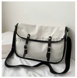 Totes Baobao Women's Crossbody Bag Student stor kapacitet axelväska 2023 Ny mode koreansk utgåva enkel handhållen kvinnors väska på bagstylishhandbagsstore