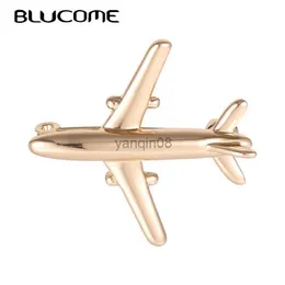 Pins Brooches Blucome Fashion Plane Shape Brooch Badge Good Quality Metal Aircraft Sweater Corsage Women Men Brooches Lapel Decoration Gifts HKD230807