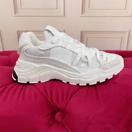 Buty designerskie Daymaster Sneakers platforma swobodne buty bezpłatne buty wysyłki luksusowe mężczyzn trenerzy skórzane szwy Materiał Kobiety gumowa podeszwa z pudełkiem no457