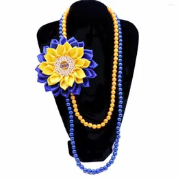 Halsband, benutzerdefinierter Abschluss-Lei, lange Statement-Perle, Blau, Gelb, Sorority-Seidenband, Ansteckblume, Sigma-Gamma-Rho-Halsketten