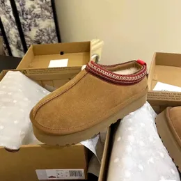 2023 Nuovi stivali Tasman Tazz Stivali invernali in pelliccia stivaletti neri da donna moda da viaggio Pelle di pecora designer Pantofola Australia Autunno stivale da neve all'aperto Bagagli Piattaforma WGG Scarpa