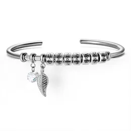 Charm Armband Anpassade namn Armband för kvinnor med 12 färger Birthstone Bohemia Leaf Bangles Personligt rostfritt stål Öppna manschettgåvor 230808