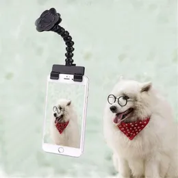 犬のアパレルペットセルフィースティックアーティファクト犬猫おもちゃカメラ付き携帯電話を見るペットの猫用品の写真を撮る