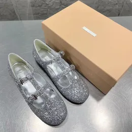 2023 Nya Marilyn Crystal Single Shoe Sequin Series iögonfallande äkta lädersula med mjuka övre fötter