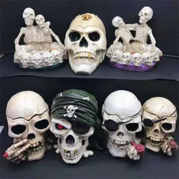 Skull Pirate Ashtray Resin Personality Creative Souvenirs KTV Bar Club Decorations Retro Fashion Ornaments Friend Gift Decor HKD230808