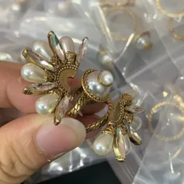 Üç bir yüzük çift harfli retro beyaz emaye inci çiçek rhinestone saray stili tasarım düğün boyu boyu boya için kadın moda takı hediyeleri kutu cgr3 --05