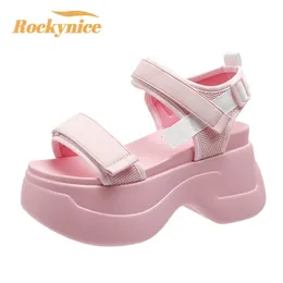 Sandaler Woman Platform 112 Summer Chunky High Heels Kvinnliga rosa kilar tofflor för kvinnor Peep Toe Sandalia Feminina 9.5cm 230807