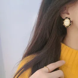 Fashion Designer Stud Orecchini oro pieni d'oro Lettera di marca di marca di orecchini in acciaio inossidabile EARLOOP Crystal Oreger Oread Gioielli Accessorio da donna Regalo