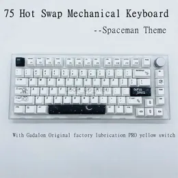 Keycaps Spaceman Następnie 75 Hot swap Mechaniczna klawiatura przewodowa typ C RGB z smarowaniem 3-pinowe żółte przełączniki Gateron Pro HKD230808