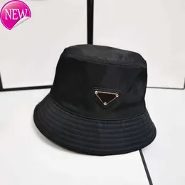 Breda randen hattar hink designer kepsar mens motorhuv beanie hatt kvinnor baseball cap snapbacks beanies fedora monterad kvinna luxurys design chapeaux