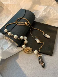 Ketten Mittelalterliche barocke Perlenkette weiblich Retro europäisches und amerikanisches Nischendesign Senior Sense Schlüsselbeinkette langer Pullover